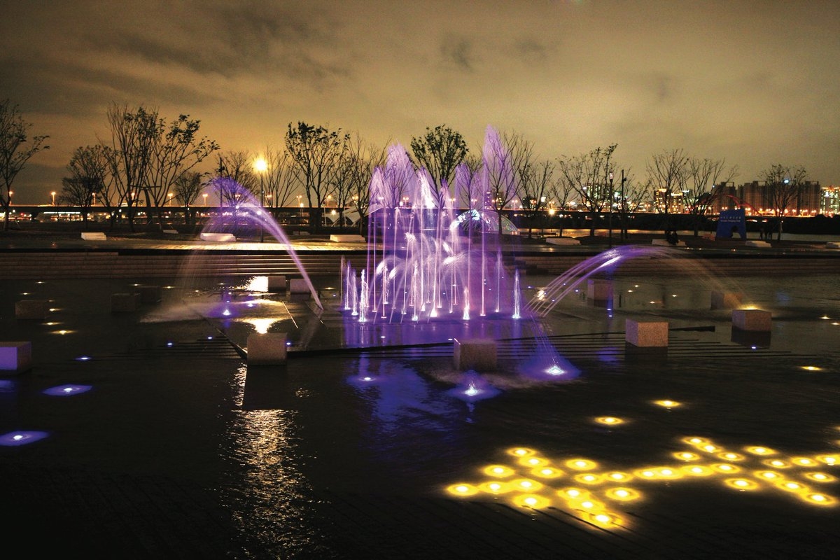 여의도한강공원 물빛광장 / 출처 : 서울시 미래한강본부