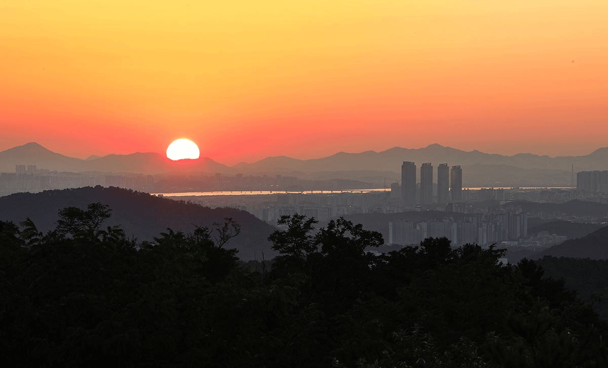 팔각정 노을 / 출처 : 온라인 커뮤니티