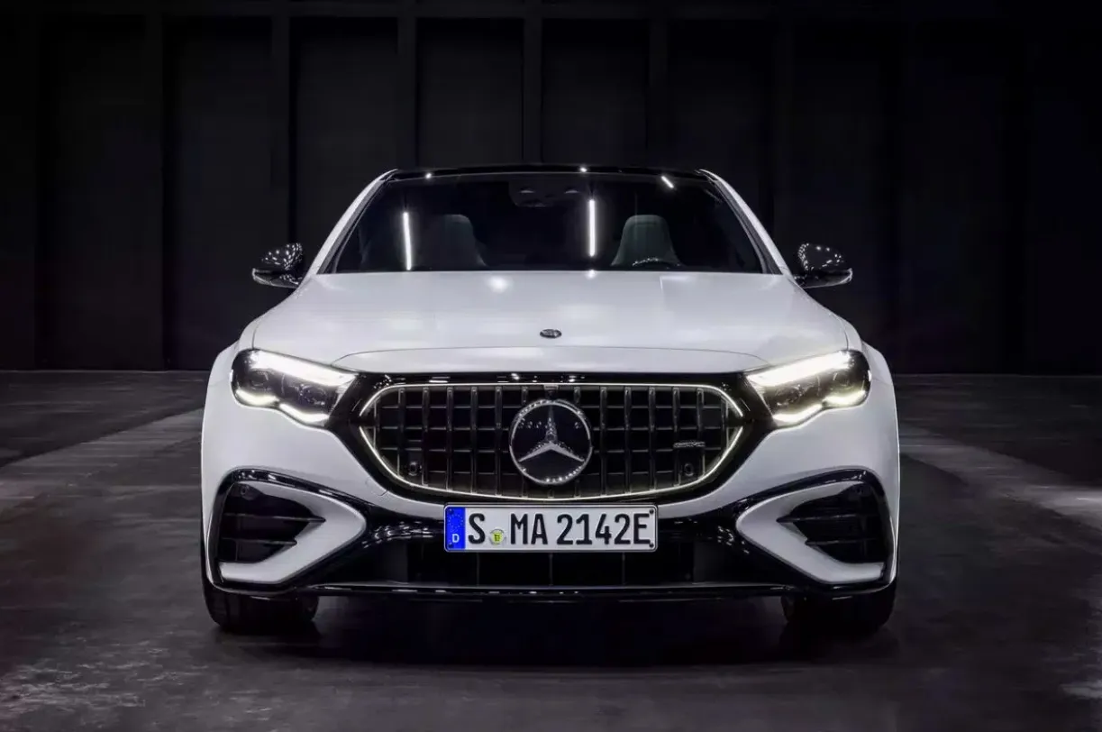 메르세데스 AMG 신형 E53 4MATIC+ 정면 (출처=메르세데스-벤츠)