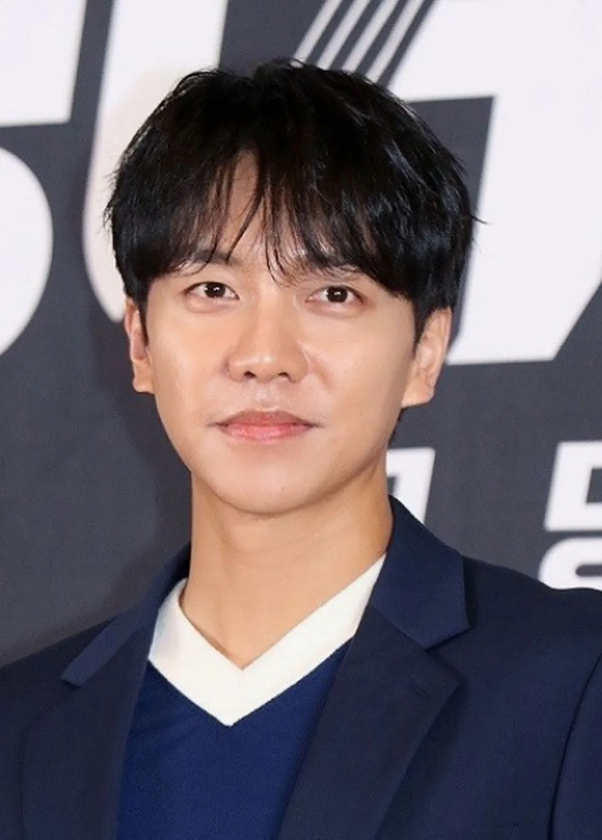 가수 겸 배우 이승기 / 출처 : 온라인 커뮤니티