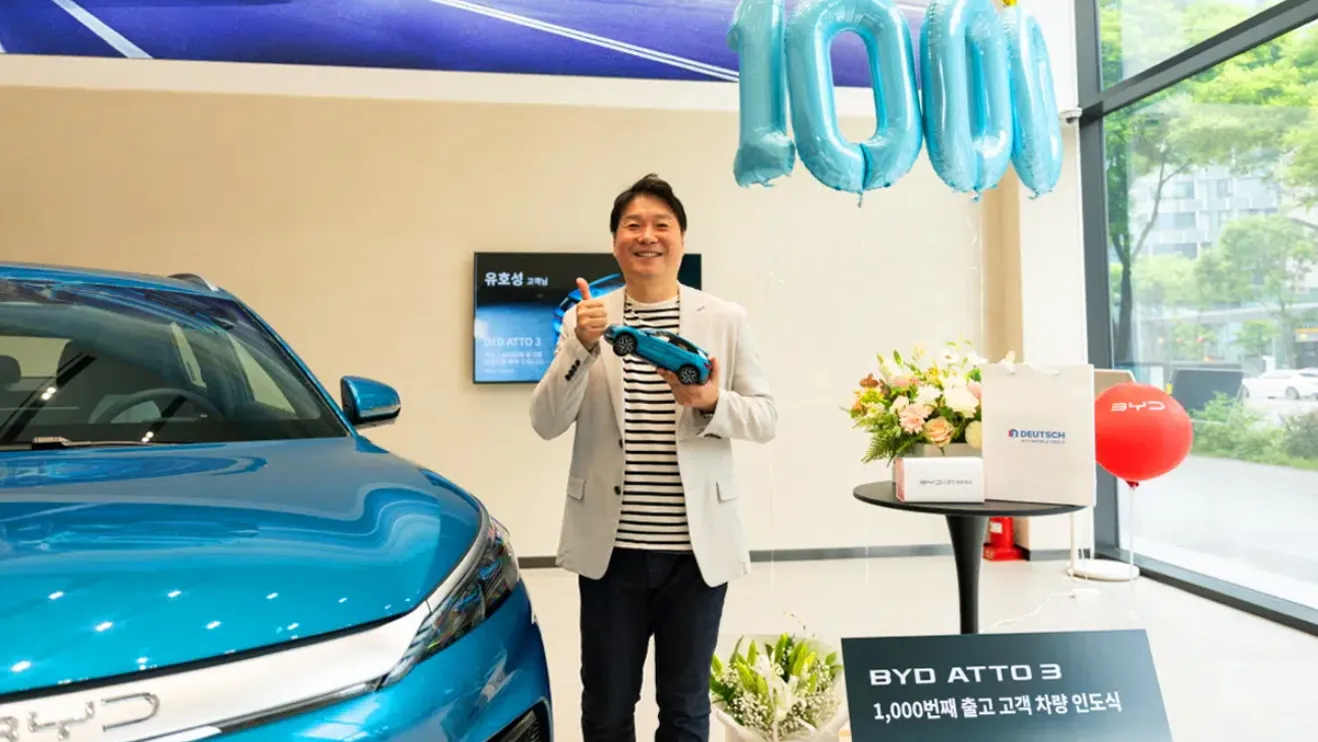 BYD 아토 3 천번째 고객 (출처=BYD코리아) BYD 아토 3 천번째 고객 (출처=BYD코리아)
