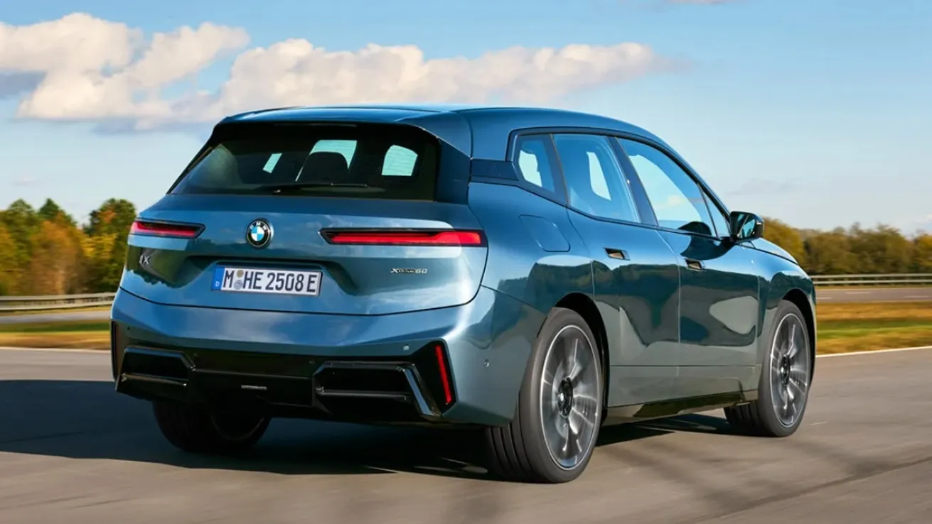 BMW 뉴 iX 측후면 (출처=BMW) BMW 뉴 iX 측후면 (출처=BMW)