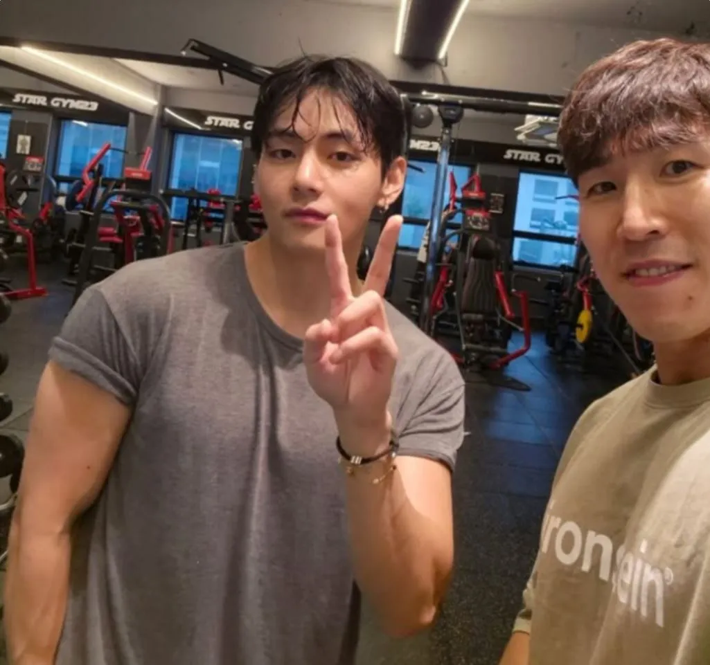 뷔 / 사진 = 뷔 SNS 뷔 / 사진 = 뷔 SNS