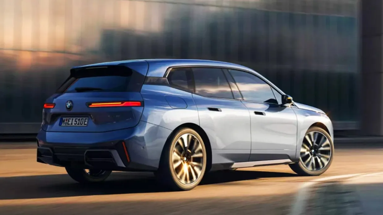 BMW iX 측후면 (출처=BMW코리아) BMW iX 측후면 (출처=BMW코리아)