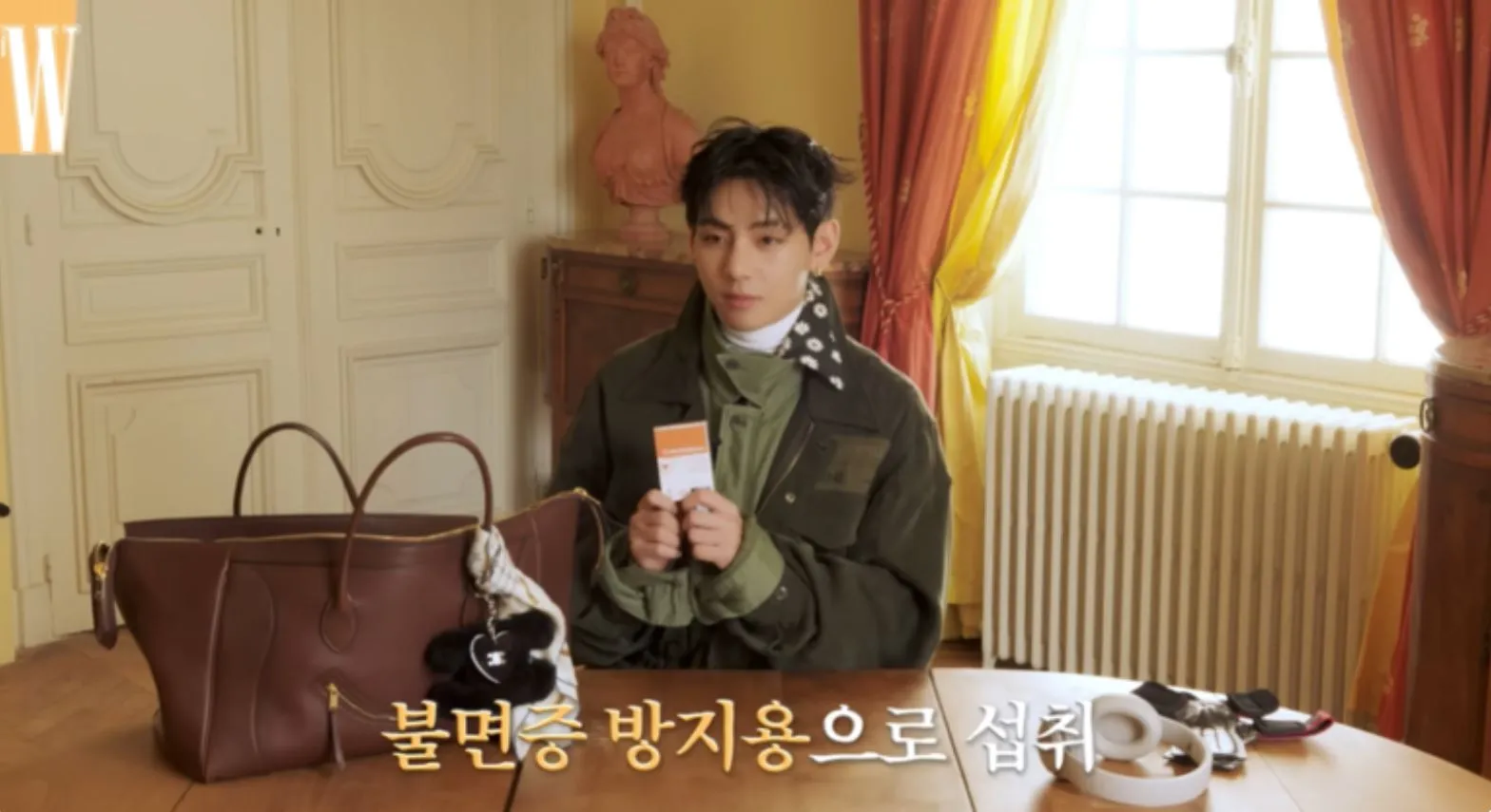 뷔 / 사진 = 유튜브 채널 ‘W KOREA’ 화면 캡처 뷔 / 사진 = 유튜브 채널 ‘W KOREA’ 화면 캡처