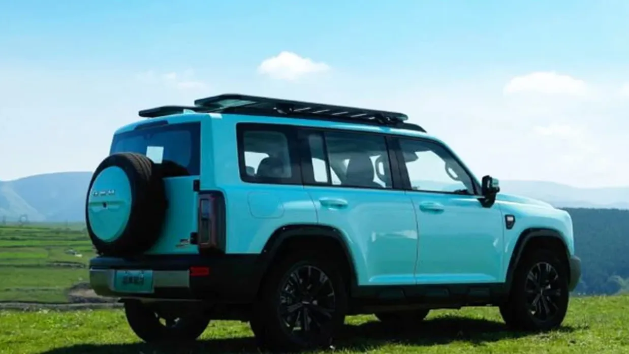 하발 랩터 PHEV 측후면 (출처=하발) 하발 랩터 PHEV 측후면 (출처=하발)