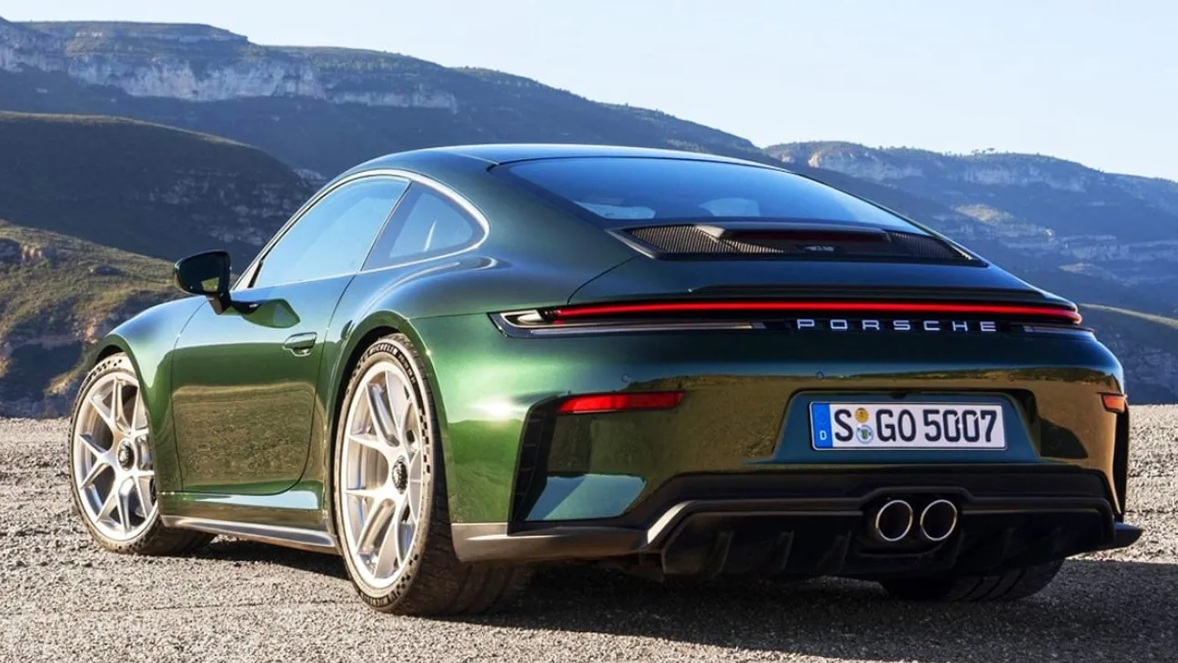 포르쉐 911 GT3 투어링 패키지 측후면 (출처=포르쉐) 포르쉐 911 GT3 투어링 패키지 측후면 (출처=포르쉐)