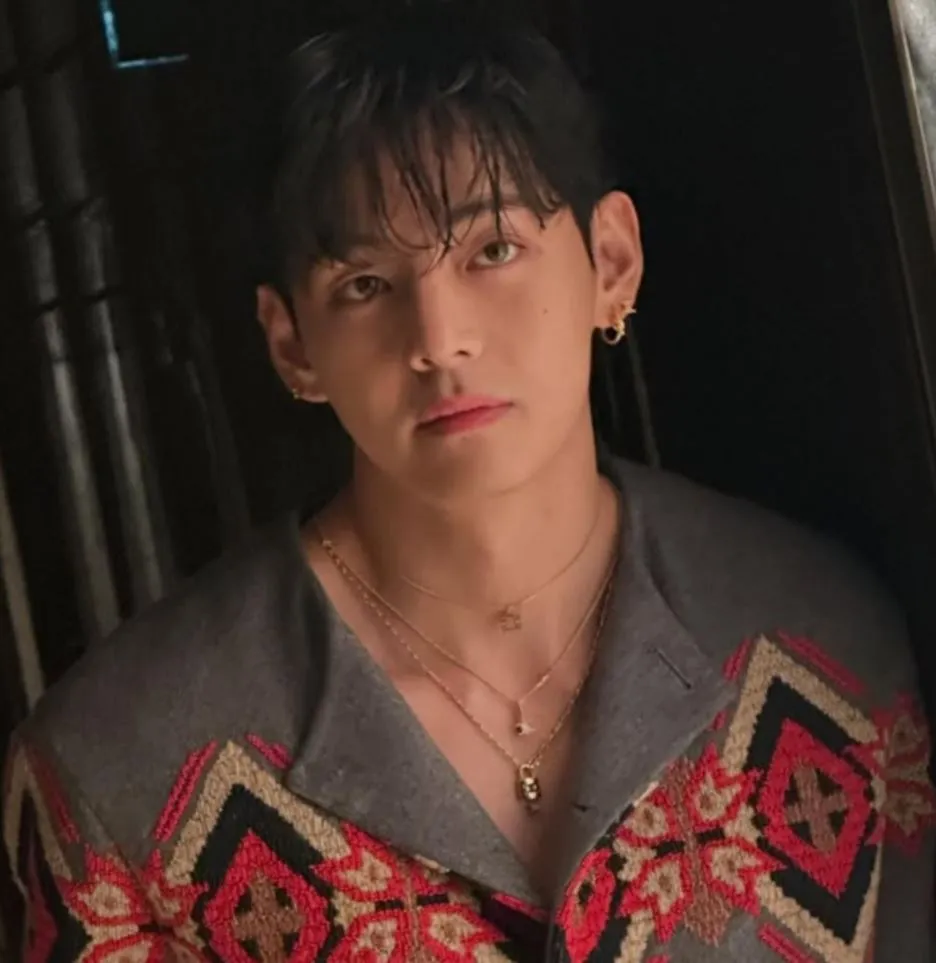 뷔 / 사진 = 뷔 SNS 뷔 / 사진 = 뷔 SNS