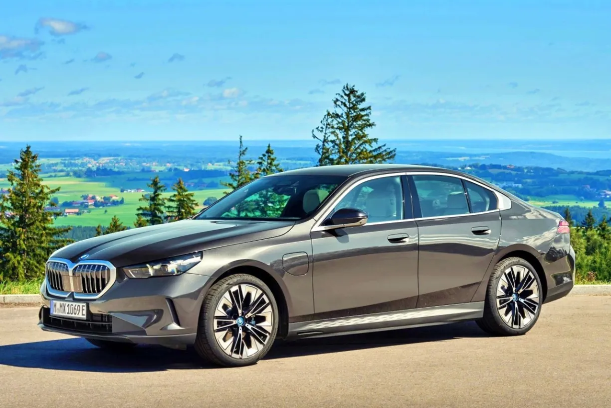 BMW 5 시리즈 측정면 (출저=BMW) BMW 5 시리즈 측정면 (출저=BMW)