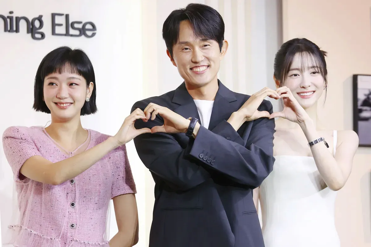 앰배서더 서울 풀만 호텔에서 열린 넷플릭스 시리즈 ‘은중과 상연’ 제작발표회 / 출처 : 온라인 커뮤니티 앰배서더 서울 풀만 호텔에서 열린 넷플릭스 시리즈 ‘은중과 상연’ 제작발표회 / 출처 : 온라인 커뮤니티