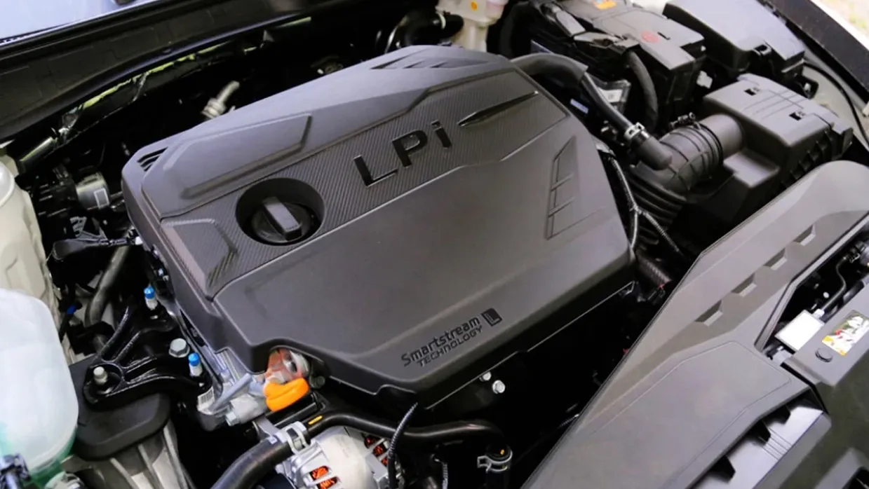 현대 쏘나타 LPG 모델 엔진룸 (출처=현대차) 현대 쏘나타 LPG 모델 엔진룸 (출처=현대차)