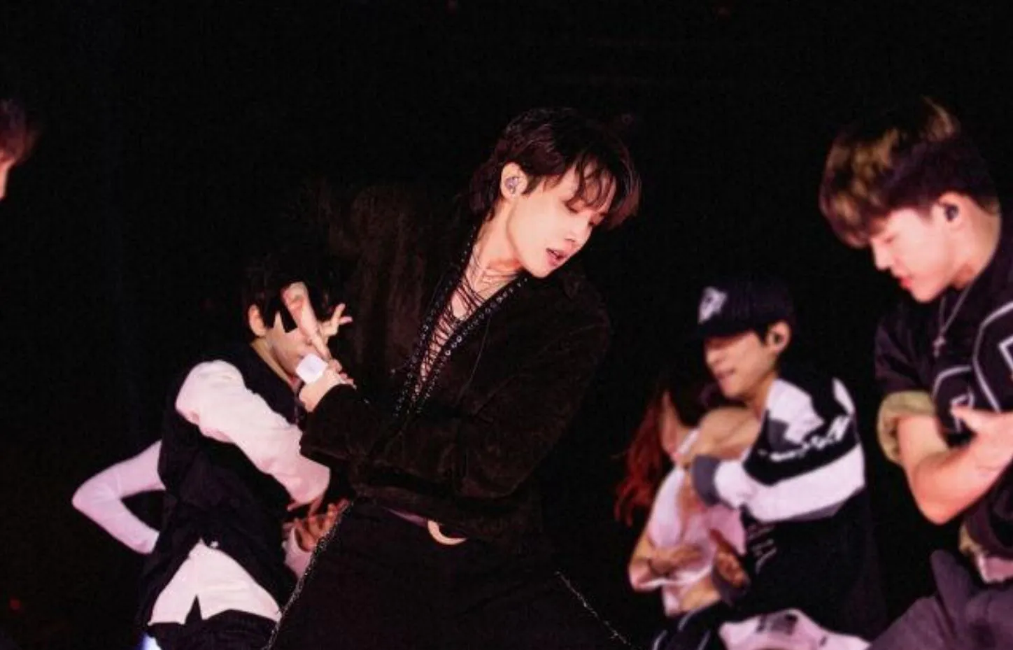 사진 = 빅히트 뮤직 제공 사진 = 빅히트 뮤직 제공