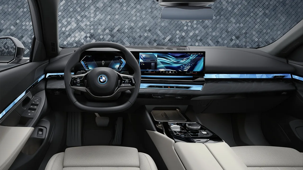 대리기사가 뽑은 운전하기 편한 차, BMW 5시리즈 / BMW