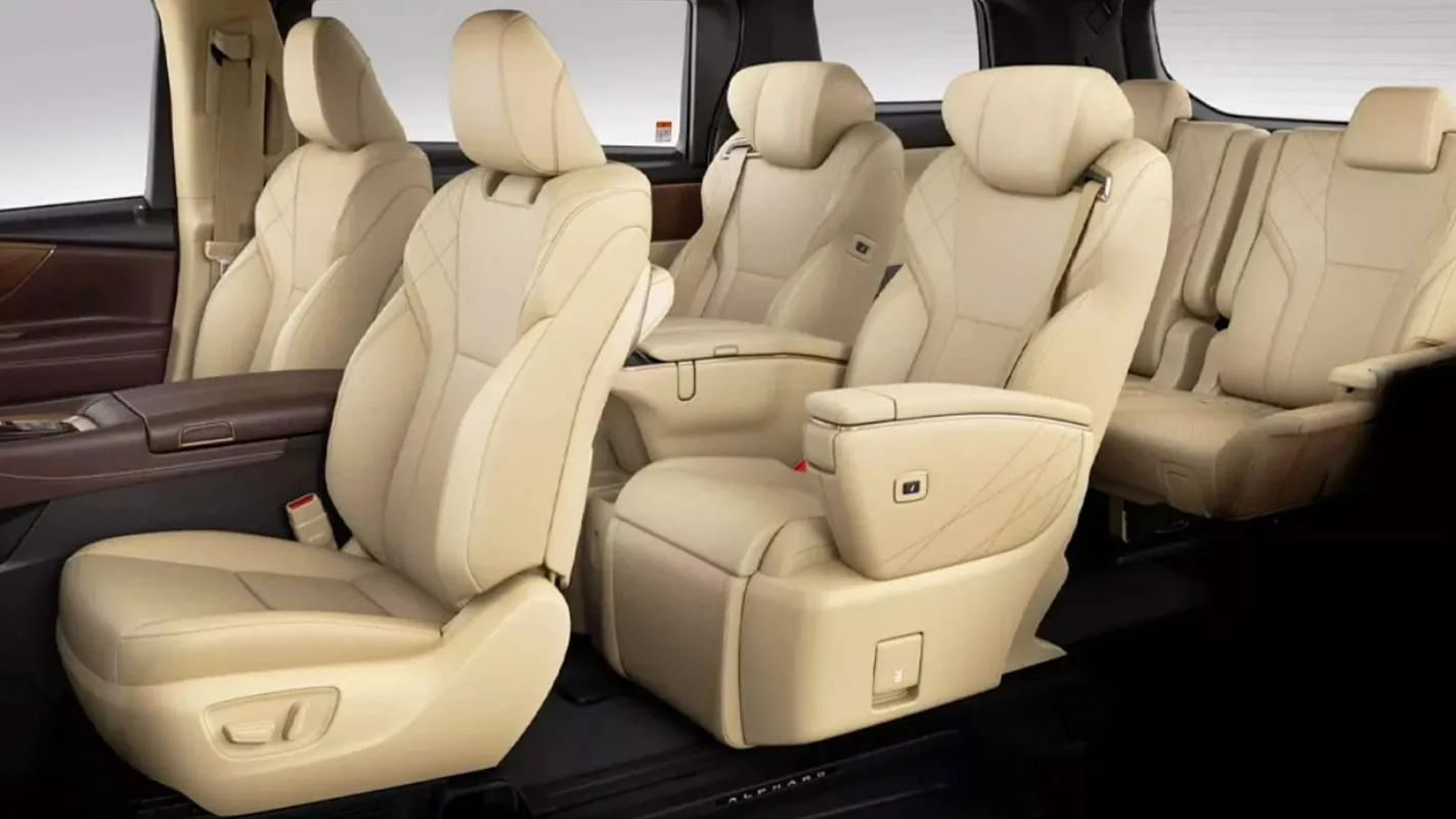 토요타 알파드 하이브리드 실내 (출처=토요타)