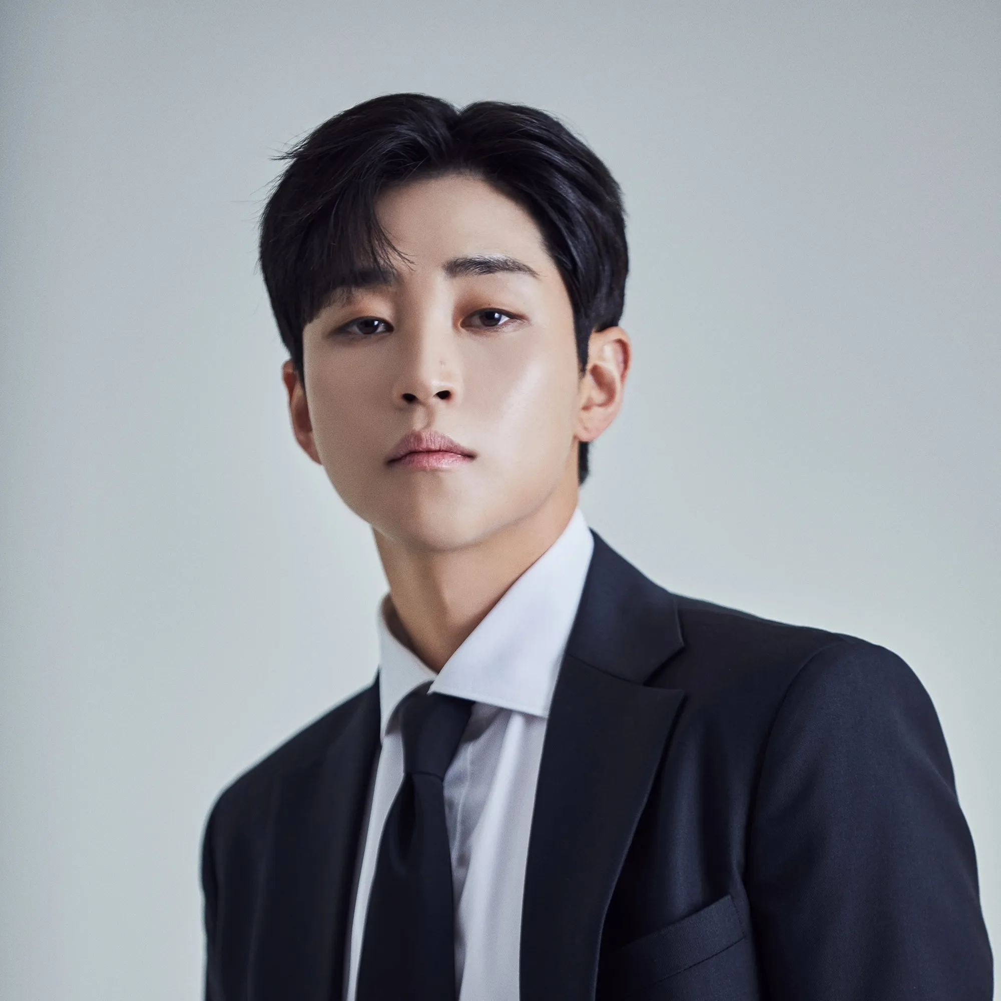 딘딘. 슈퍼벨컴퍼니