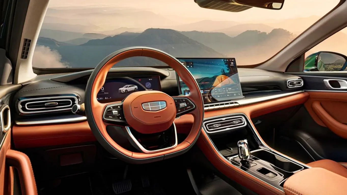 지리 신형 엠그란드 실내 디스플레이 (출처=지리)