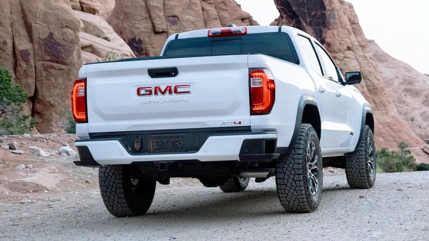 GMC 캐니언 측후면 (출처=GMC)