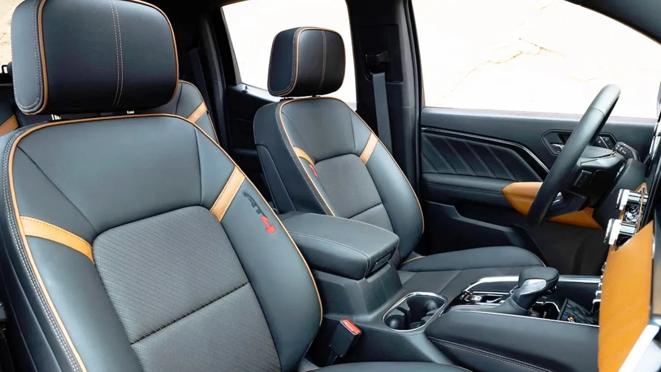 GMC 캐니언 실내 (출처=GMC)