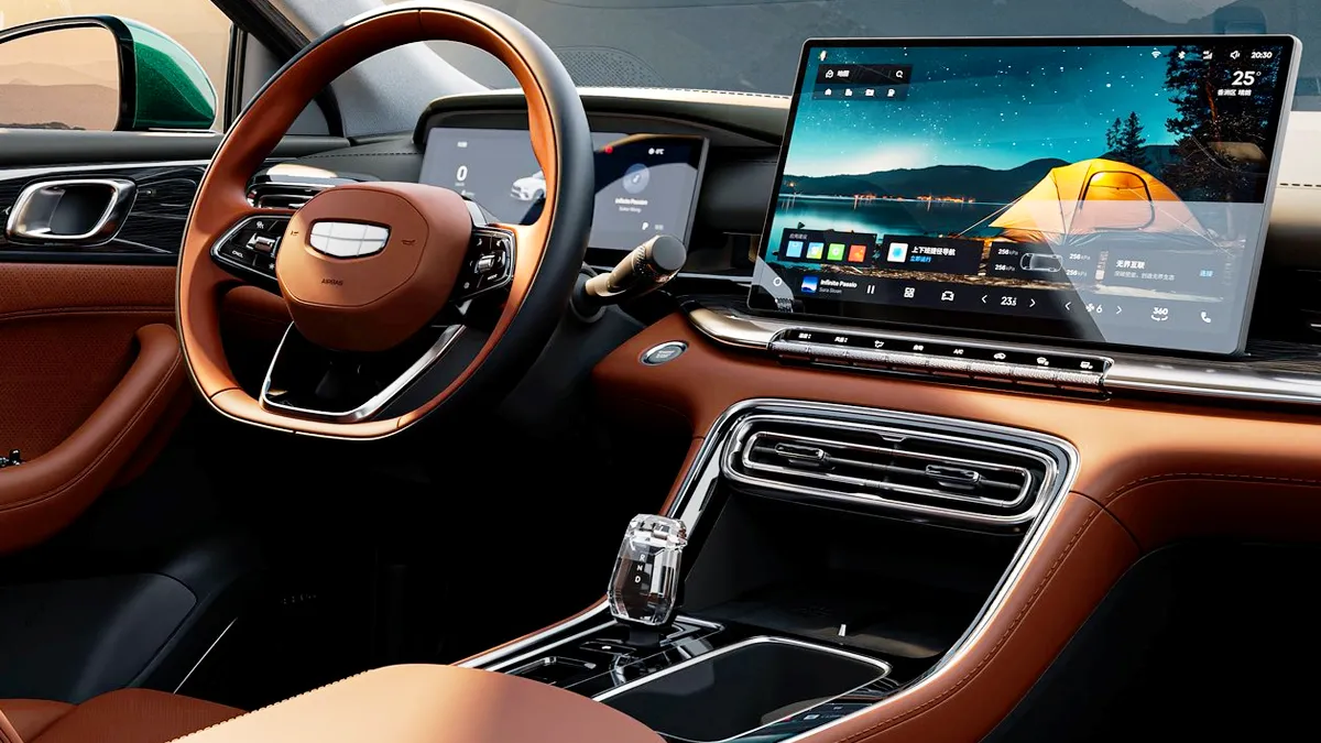 엠그란드 5세대 실내 / 지커