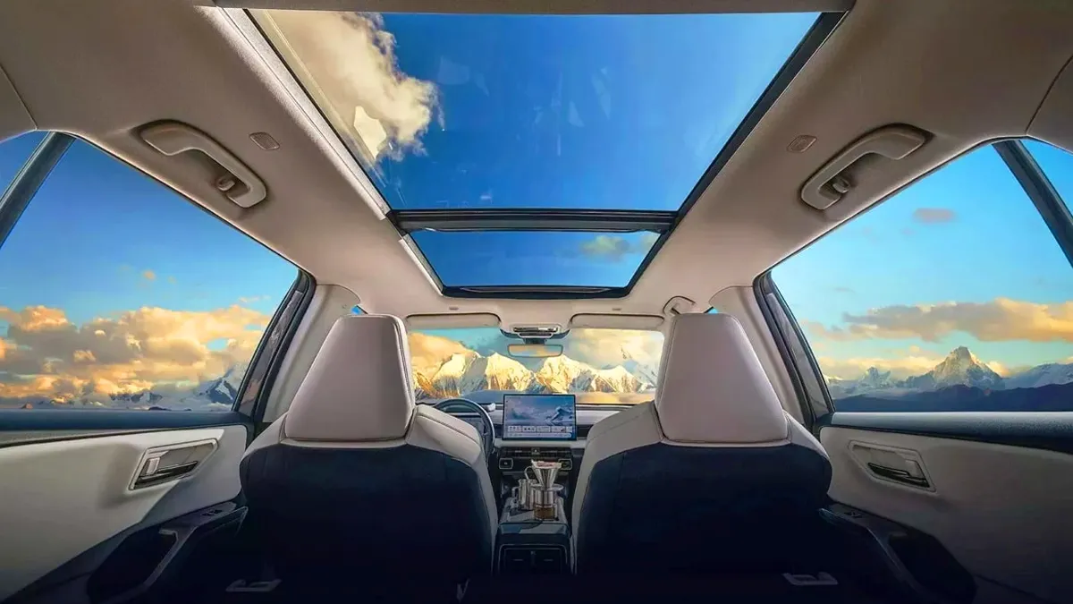 중국 전용 모델 와일드랜더 실내 / 토요타