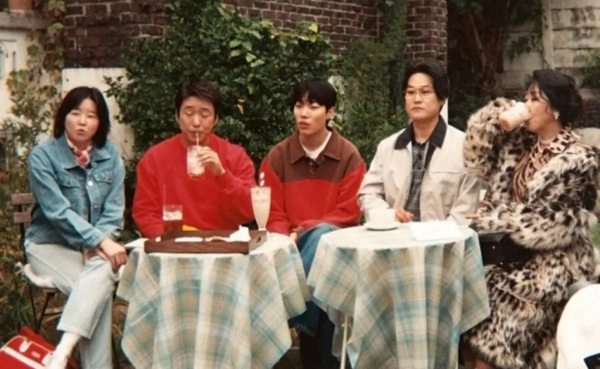 tvN 드라마 ‘응답하라 1988’(응팔) 출연진들이 10년만에 뭉쳐 여행을 떠났다. 자료 : 채널십오야 인스타그램