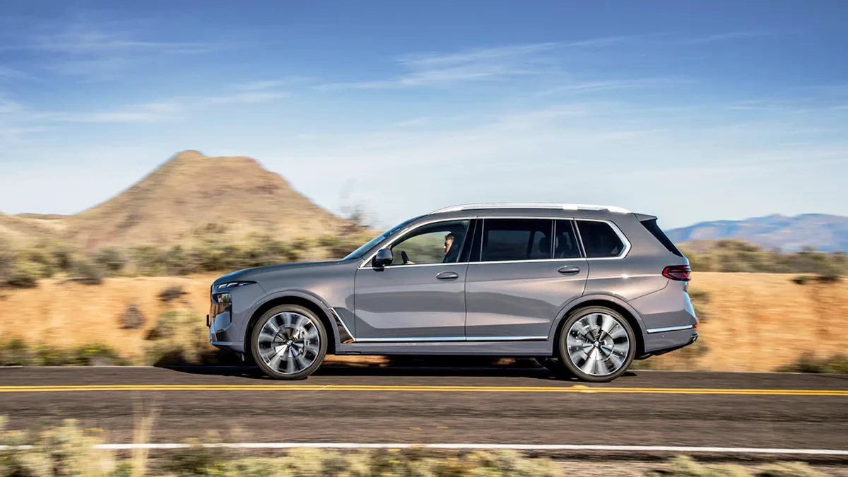 X7 / BMW