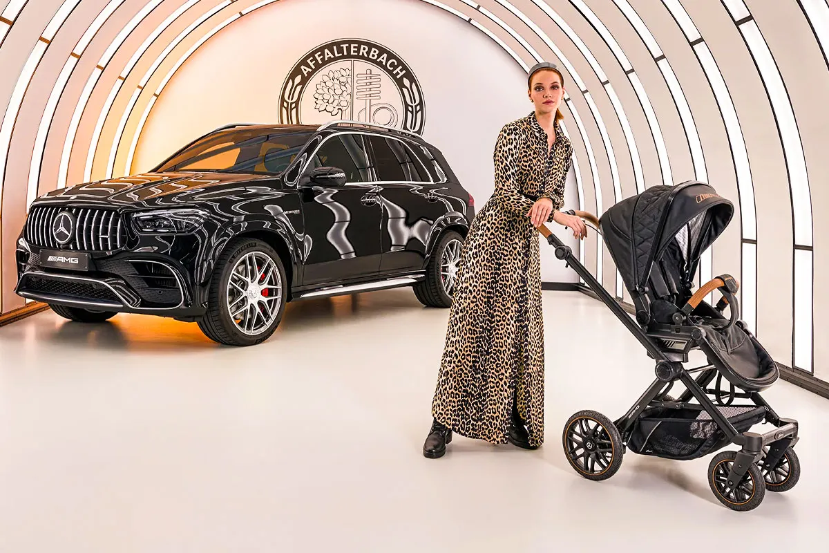 벤츠 유모차 - 출처 : 하탄