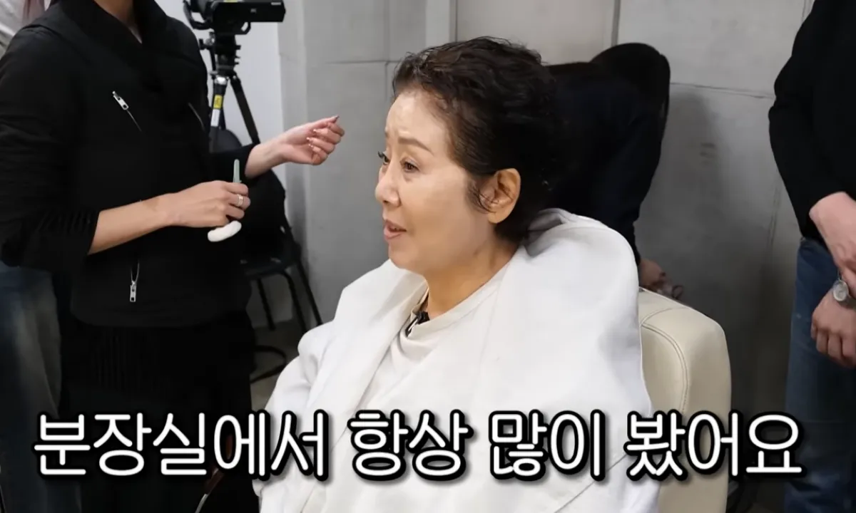 배우 선우용여가 분장실에서 흡연하는 연예인을 많이 봤다고 말했다. 유튜브 채널 ‘순풍 선우용여’ 캡처