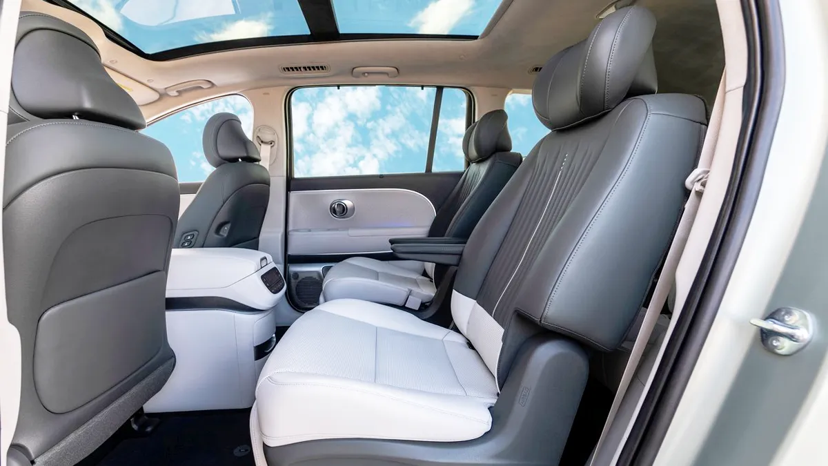 아이오닉 9 실내 / 현대자동차