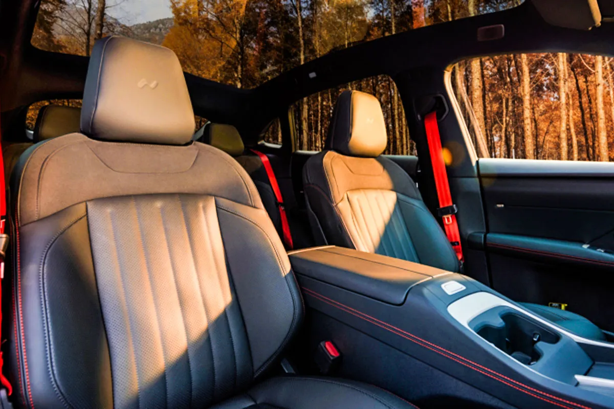 온보 L60 블랙 에디션 - 출처 : 니오