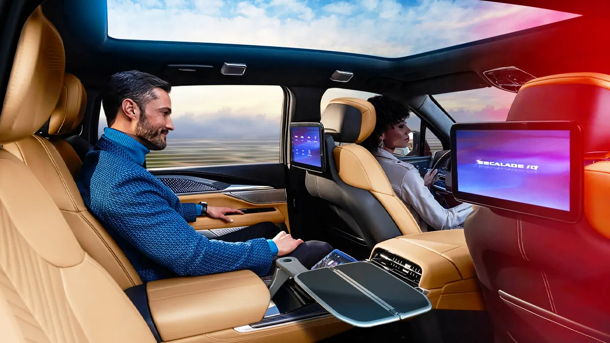 에스컬레이드 IQ 실내 / 캐딜락