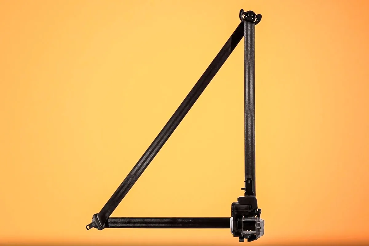 멀티 어댑티브 안전벨트 - 출처 : 볼보