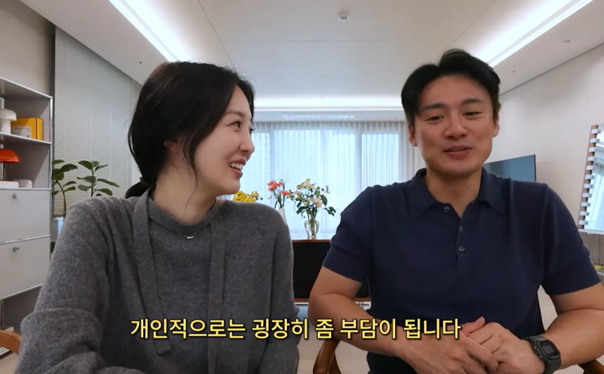 아나운서 출신 방송인 오상진(45)·김소영(38) 부부가 둘째를 품에 안게 됐다. 유튜브 캡처