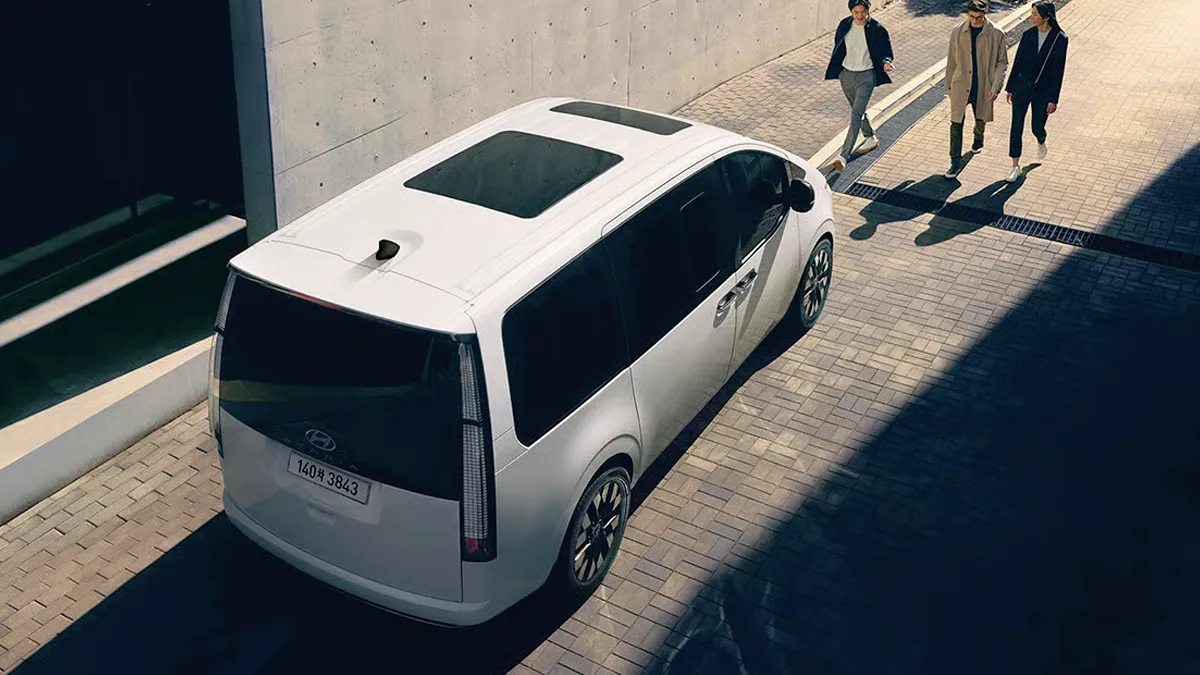 스타리아 라운지 캠퍼 하이브리드 / 현대자동차