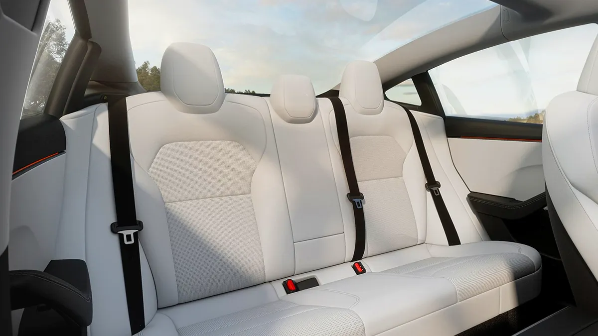 모델 3 실내 / 테슬라