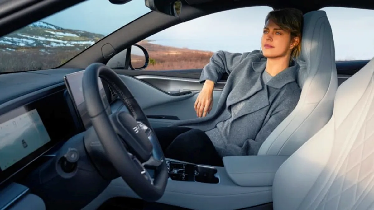 씨라이언 7 실내 / BYD