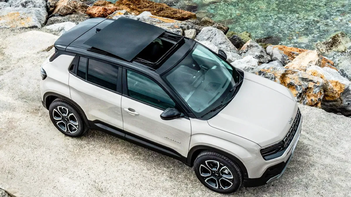 어벤저 마일드 하이브리드 eAWD / 지프