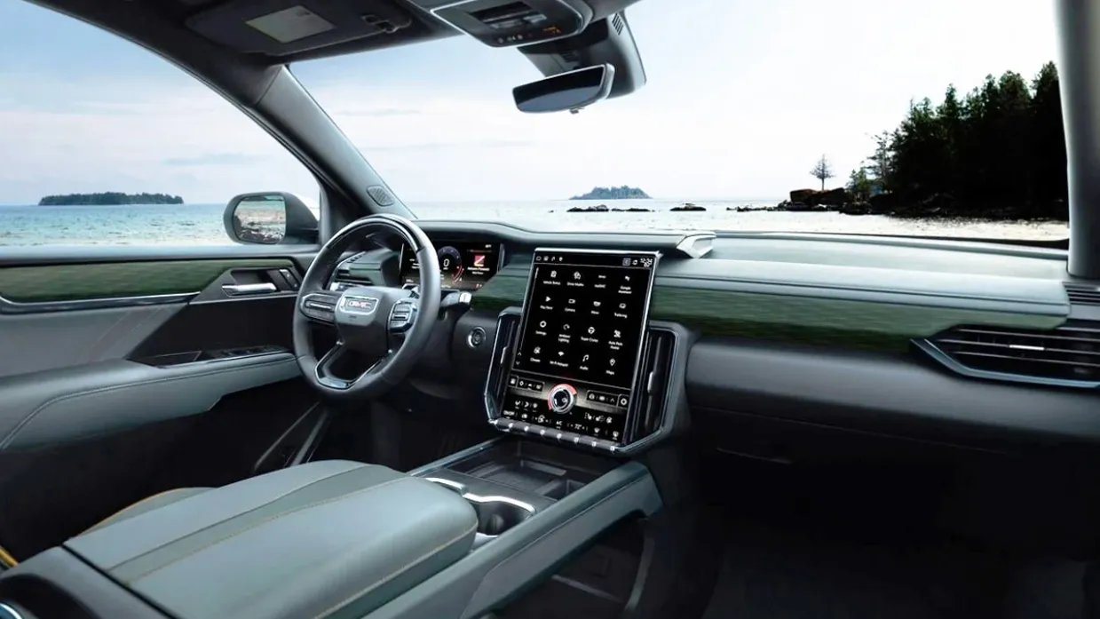 GMC 아카디아 실내 디스플레이 (출처=GMC)