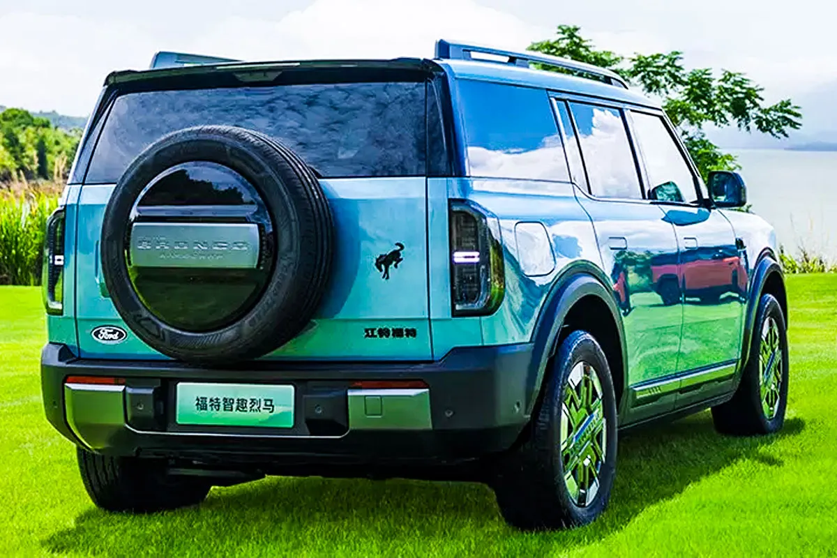 브롱코 - 출처 : 포드