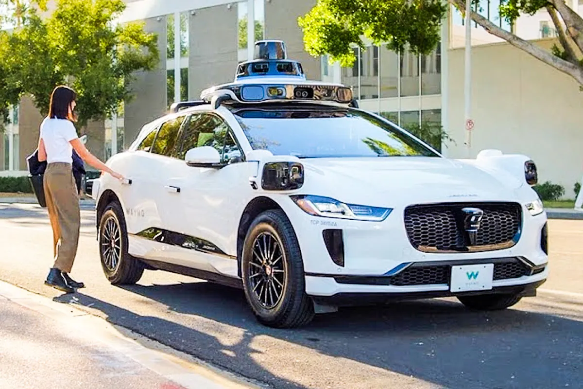 자율주행차 - 출처 : 웨이모