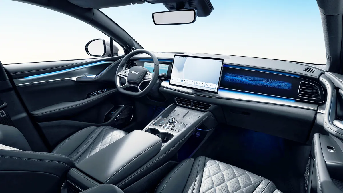 씨라이언 7 실내 / BYD