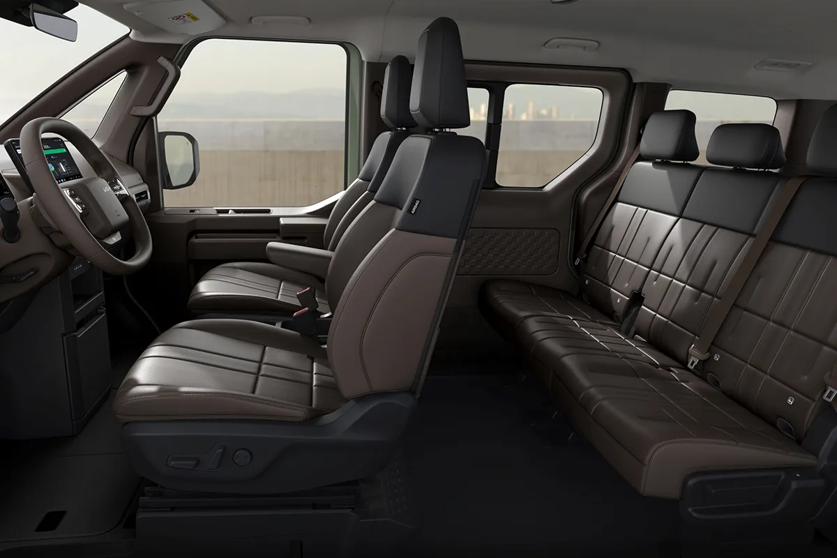 카니발과 동일한 슬라이딩 도어 타입인 점도 큰 장점이다. 비좁은 공간에 주차해도 충분히 내릴 수 있는 공간을 마련할 수 있다.