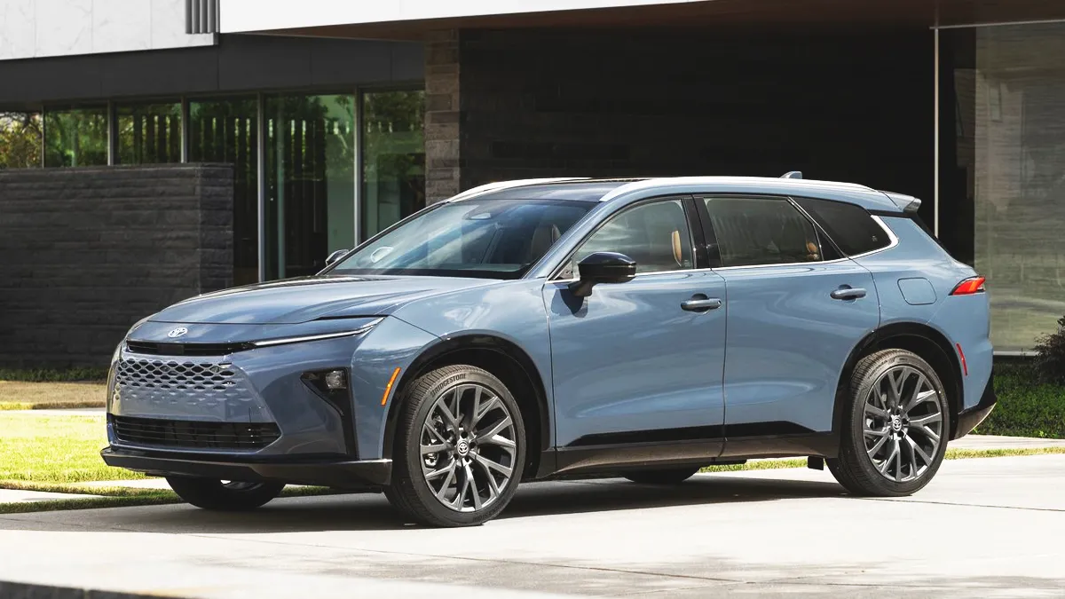 토요타 크라운 시그니아 / 토요타