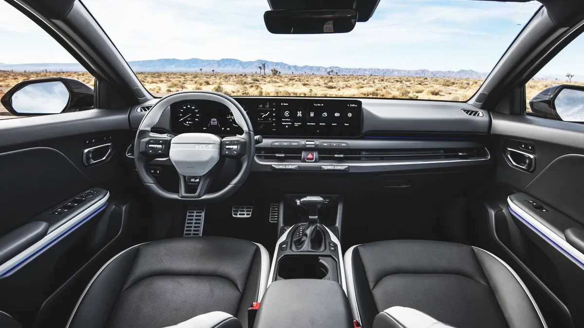 K4 해치백 실내 / 기아