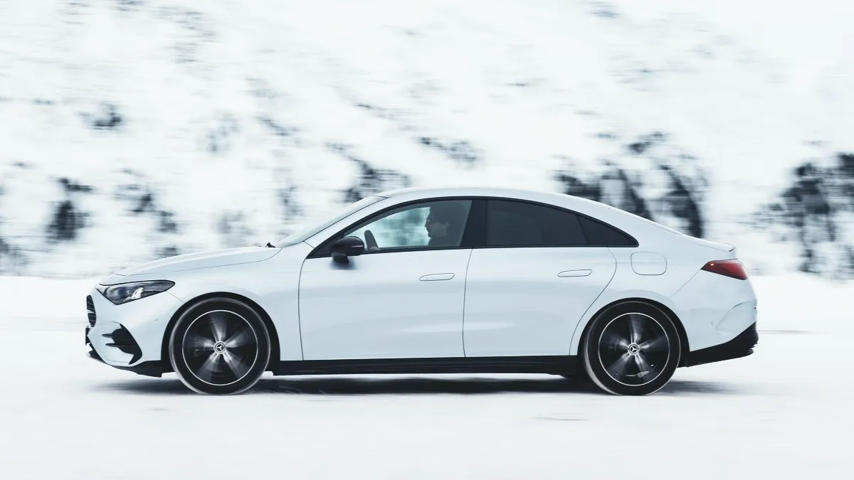 신형 CLA 하이브리드 / 벤츠