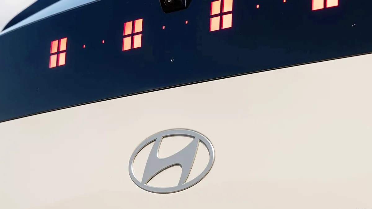 스타리아 전기차 모델·아반떼 풀체인지 예상도 / 유튜브 ‘힐러 HEALER TV·뉴욕맘모스’