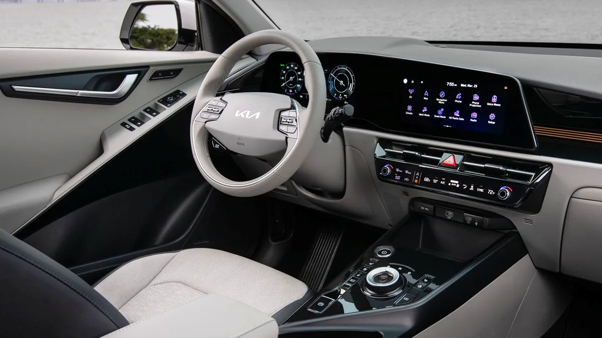 니로 하이브리드 실내 / 기아