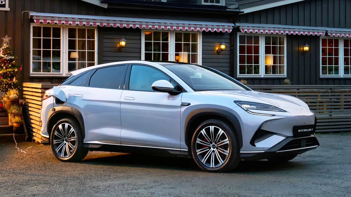 씨라이언 7 / BYD