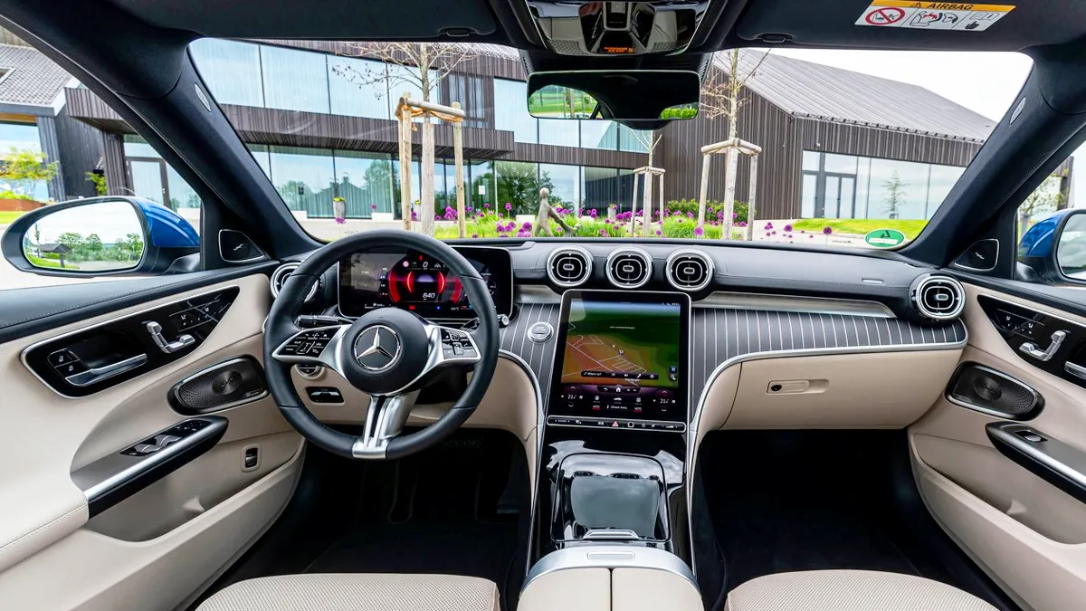 C클래스 실내 /벤츠