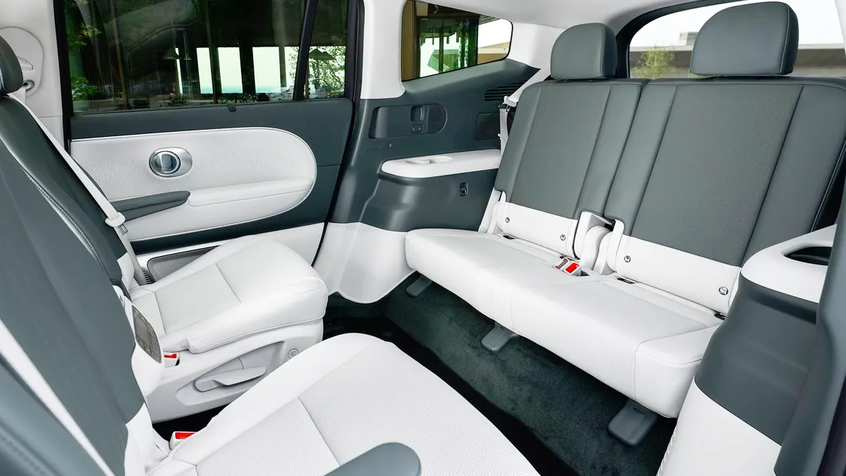 아이오닉 9 실내 / 현대자동차